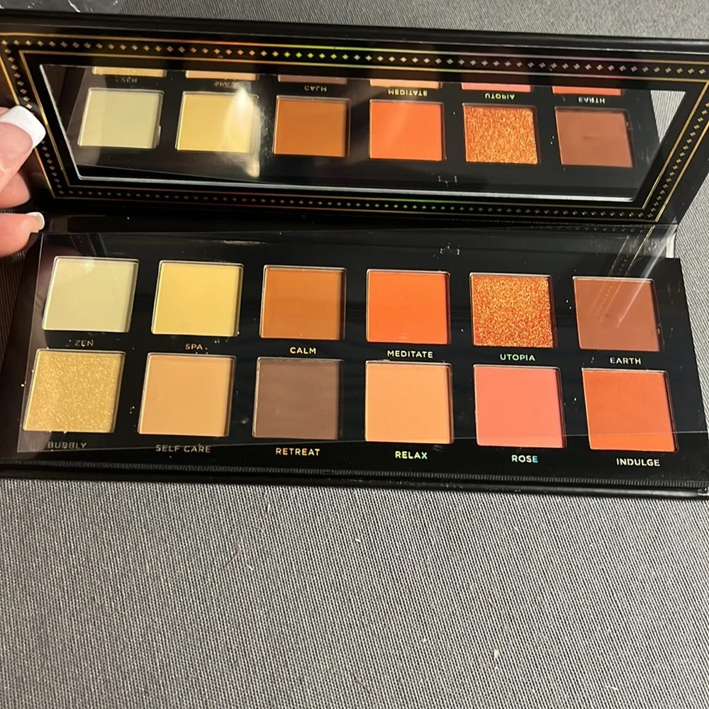 BNWT Ace Beute Serenity Eye Shadow Palette